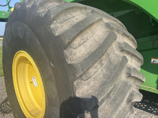 John Deere S680