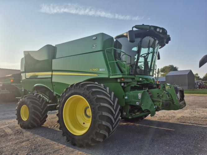 John Deere S790