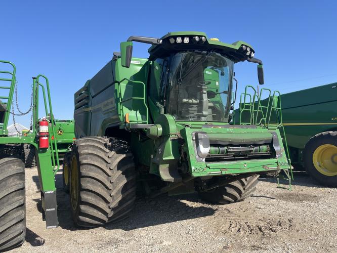 John Deere X9 1100