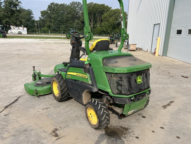 John Deere F1570