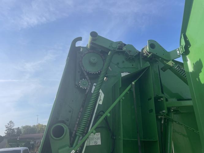 John Deere 560M