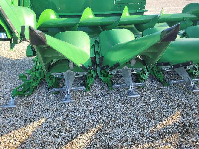 John Deere C8R