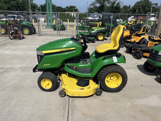 John Deere X590