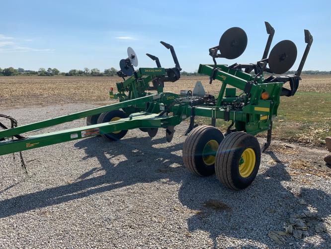 John Deere 2100