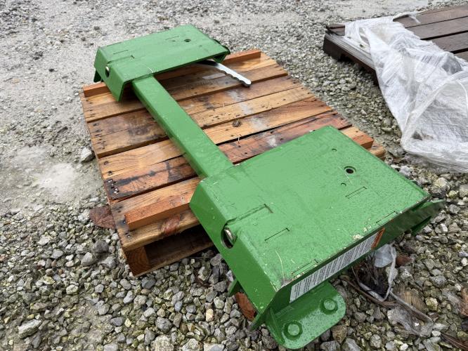 Worksaver JD 500 TO SKID ADAPTER