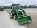 John Deere 3046R