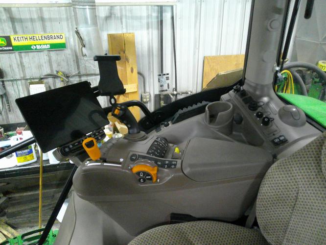John Deere 6R 130