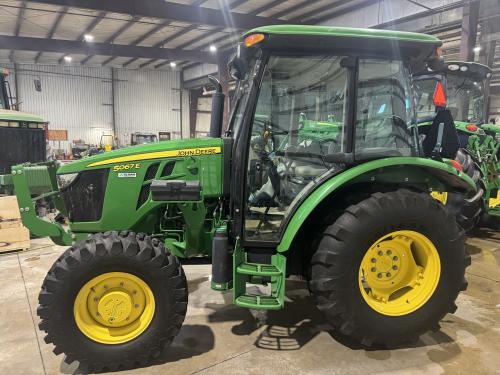  John Deere 5067E