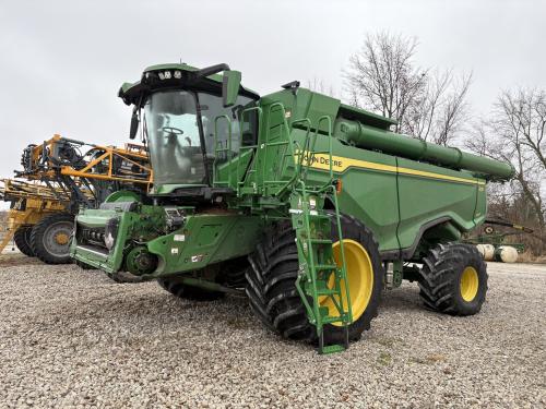 2023 John Deere X9 1100