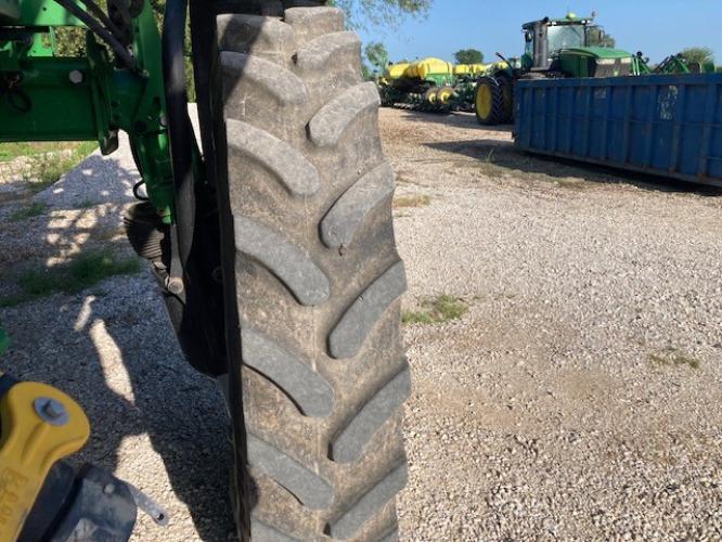 John Deere 412R