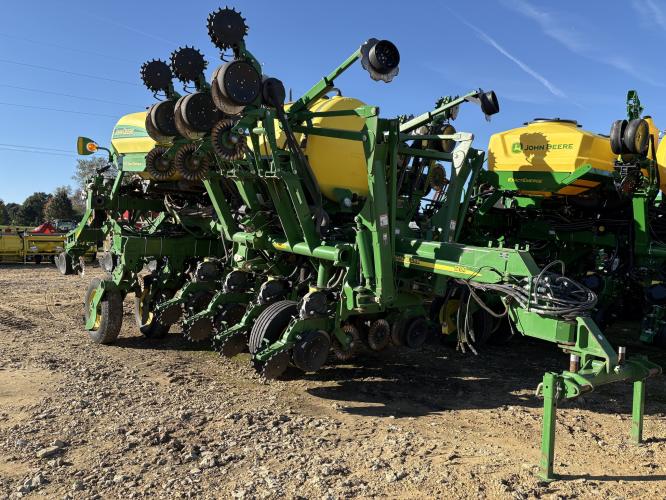 John Deere 1790