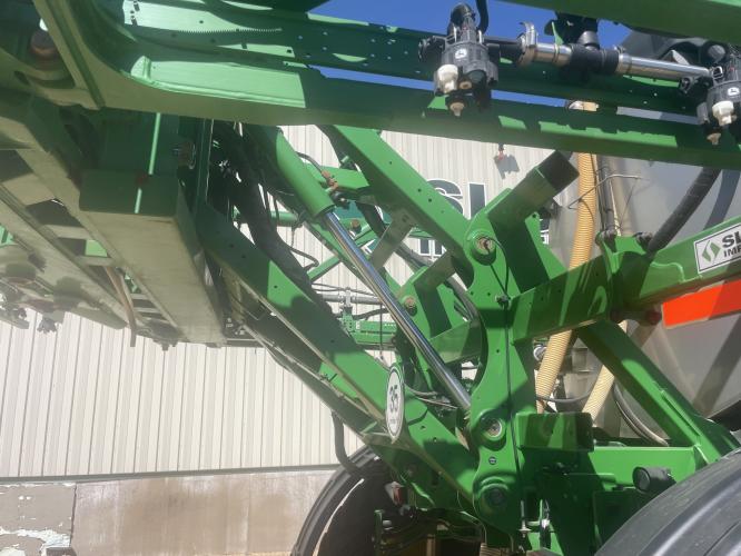 John Deere R4044