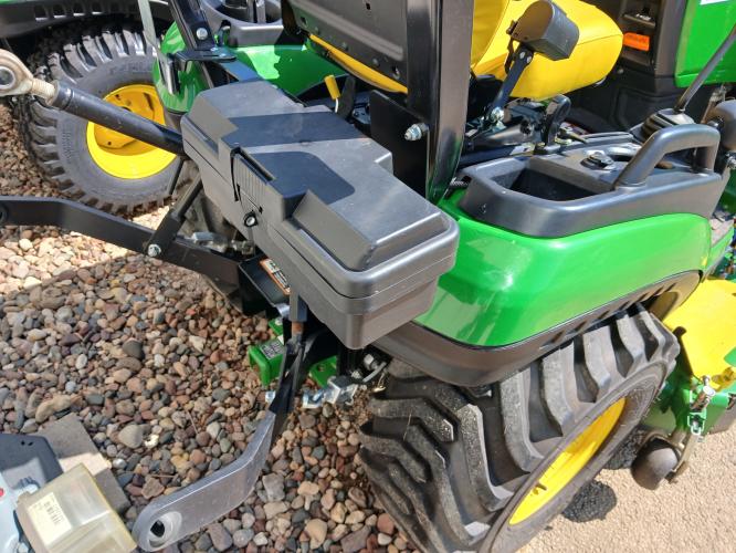 John Deere 1025R