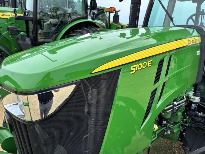 John Deere 5100E