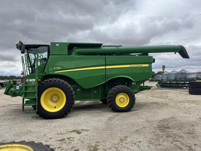 John Deere S760