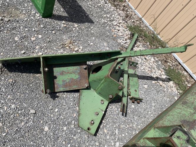 John Deere 148