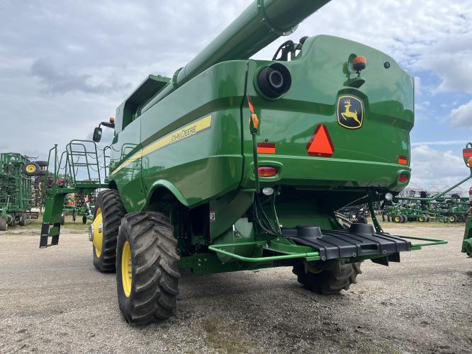 John Deere S770
