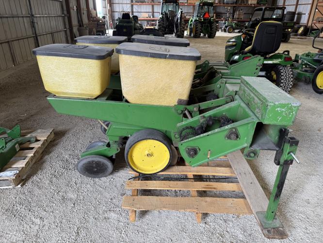 John Deere 7000