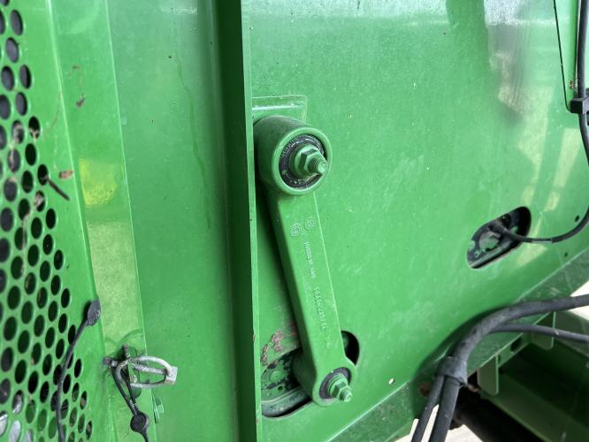 John Deere S670