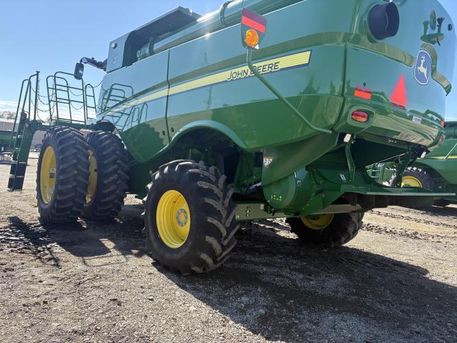 John Deere S770