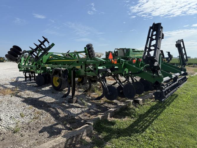 John Deere 2730