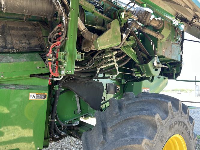 John Deere S790