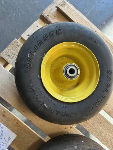 John Deere NEW TAKE OFF AUC24723 -TIRE AND WHEEL 13X6.5-6  -