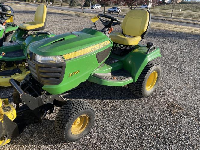 John Deere X730