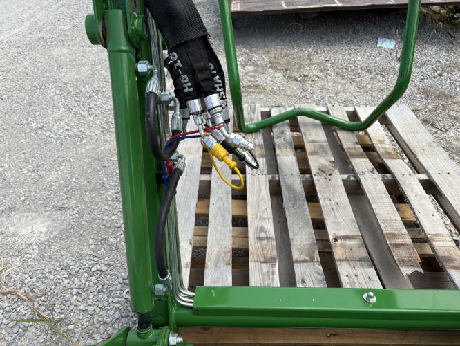 John Deere 120R