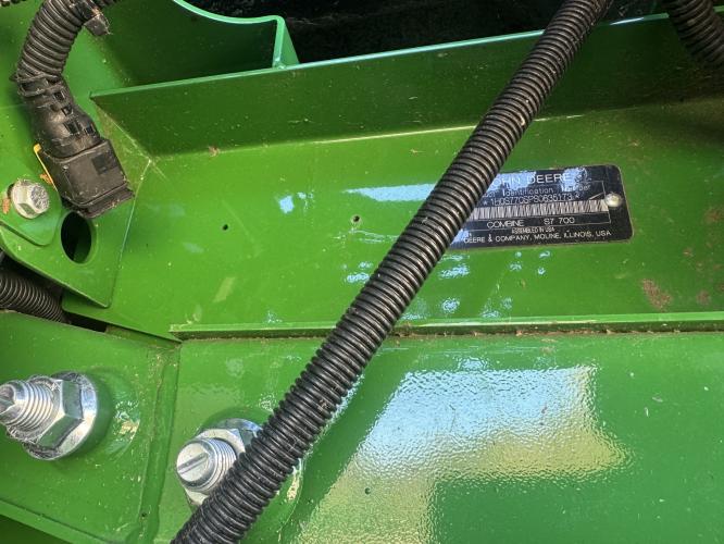 John Deere S7 700