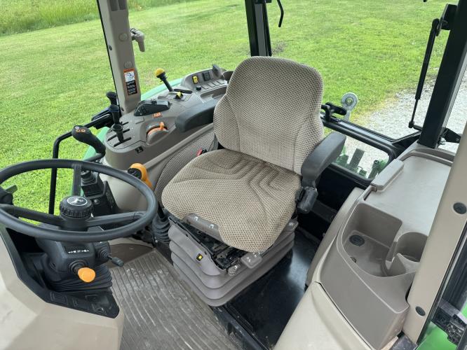 John Deere 5120M