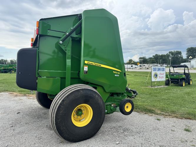 John Deere 560M