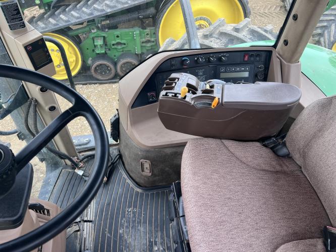 John Deere 8420