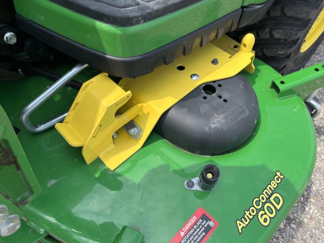 John Deere 1025R
