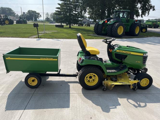 John Deere X730