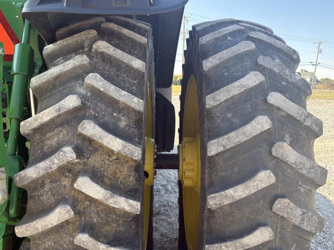John Deere 8285R
