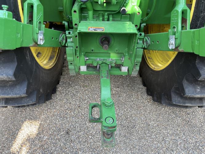 John Deere 6215R