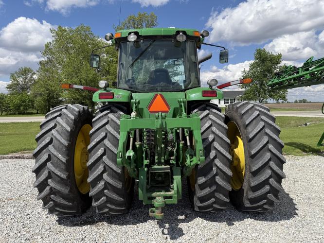 John Deere 8520