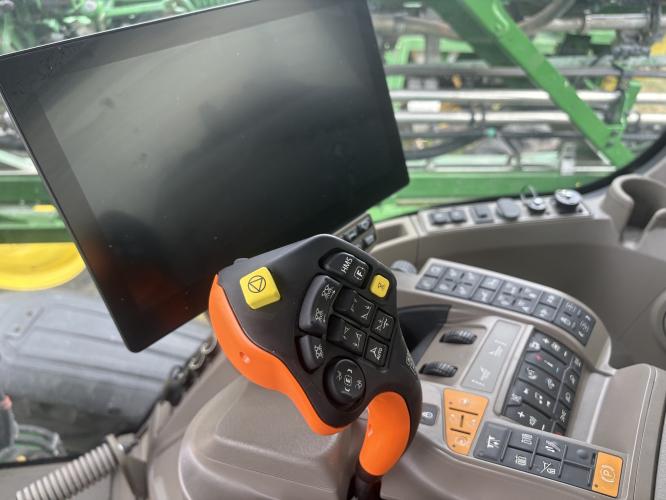 John Deere 412R