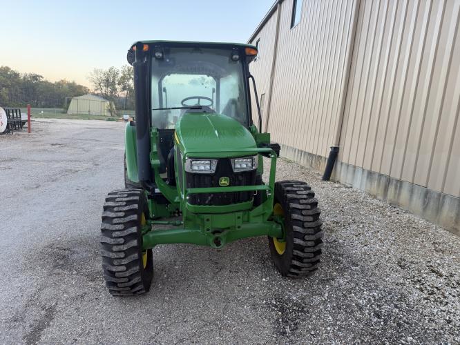 John Deere 5060E