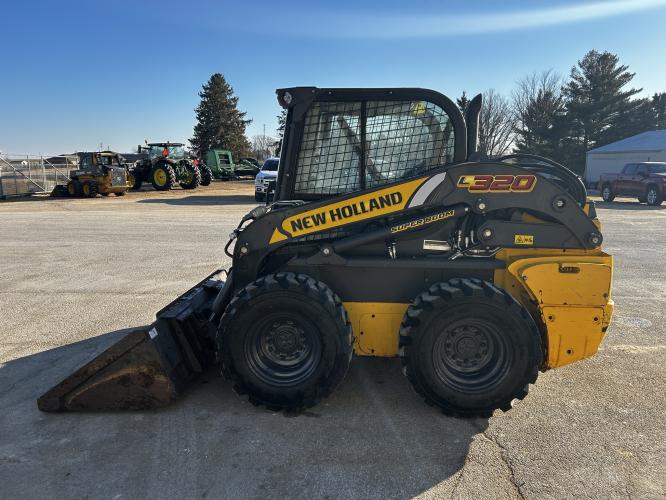 New Holland L320