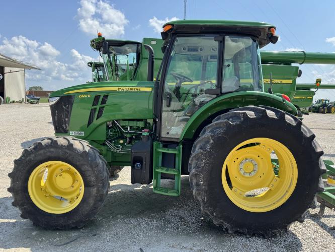 John Deere 6120E