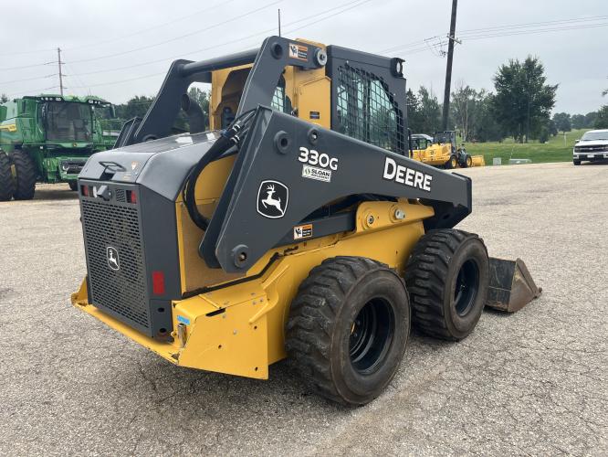 John Deere 330G