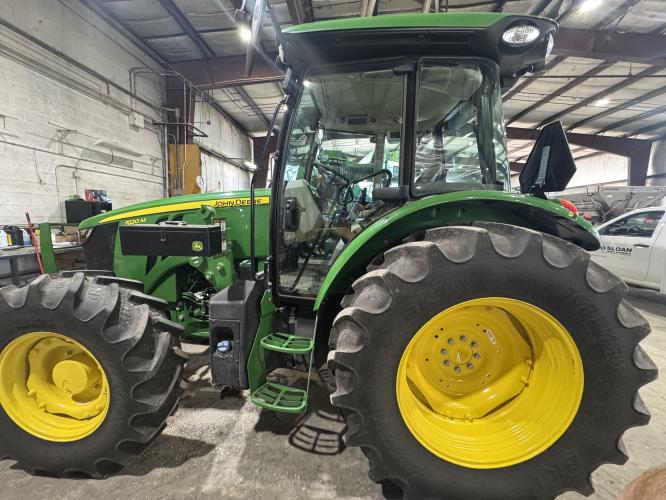 John Deere 5120M