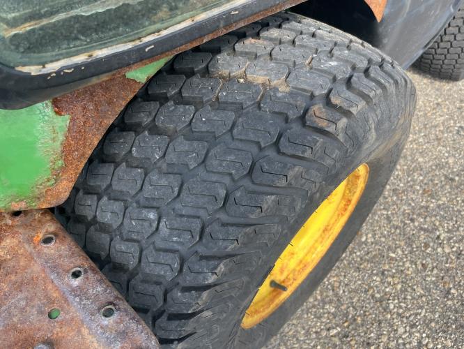 John Deere 1585