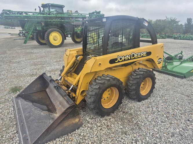 John Deere 250-II