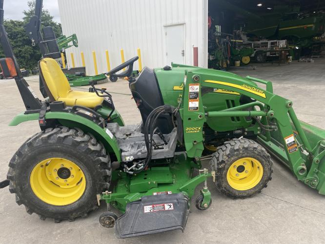 John Deere 2320