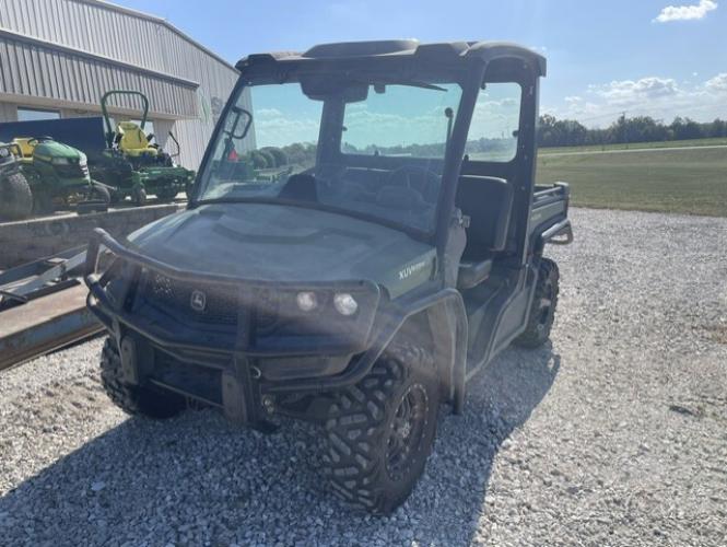 John Deere 835M