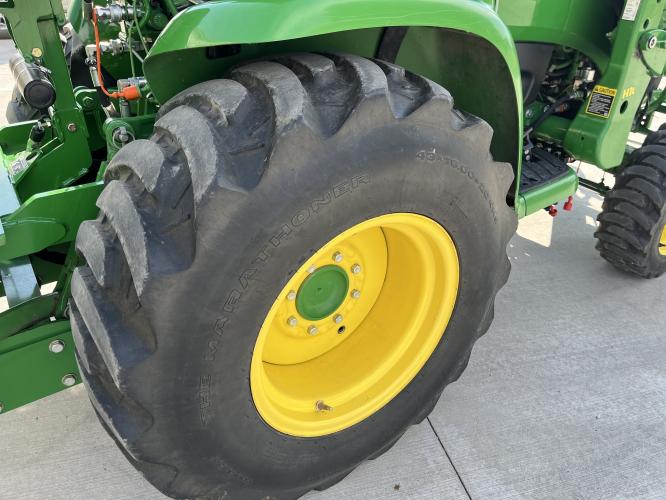 John Deere 3039R