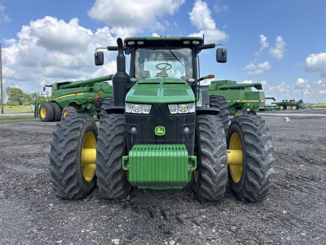 John Deere 8320R